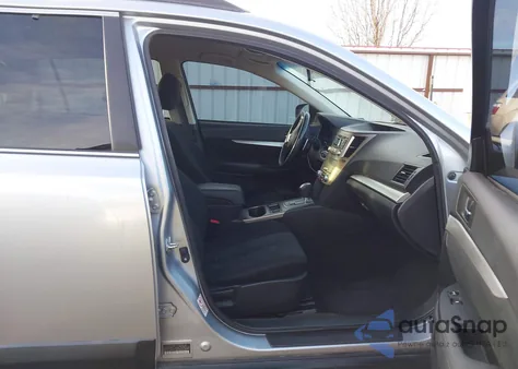 2013 Subaru Outback 2.5I Premium from USA, damaged, VIN 4S4BRBCC3D3221897